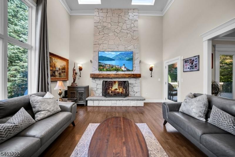 Skylights w/ view of Mountains