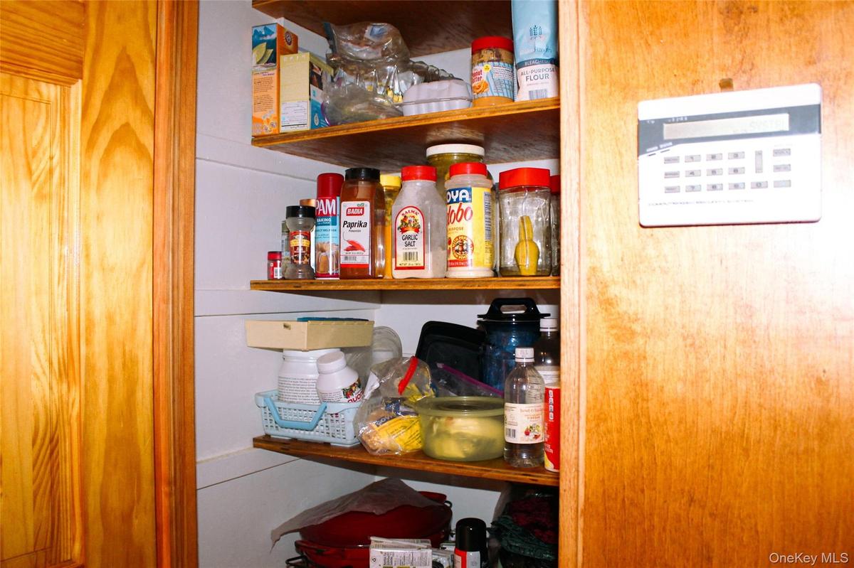 Kitchen pantry