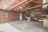 Oversized GARAGE View 4