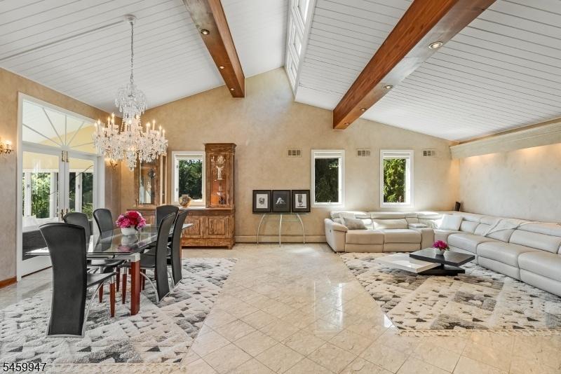 living room/dining room