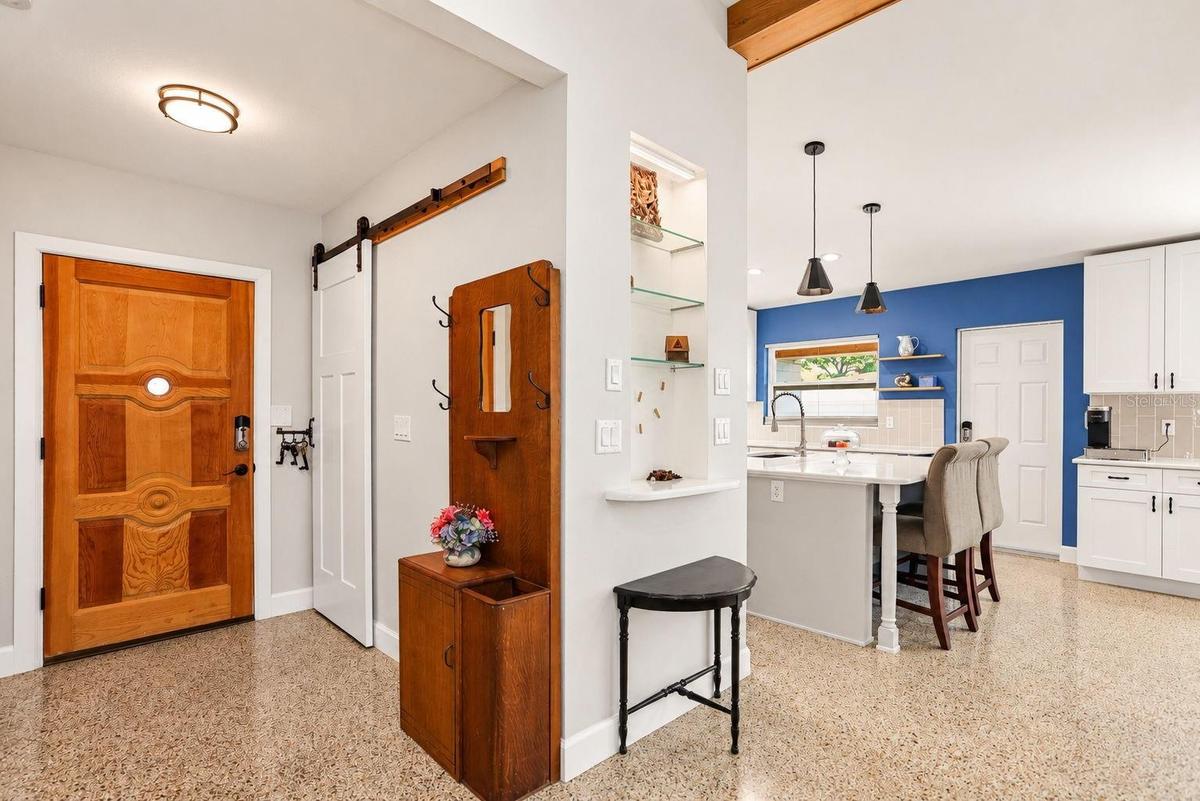 Barn door style closet doors