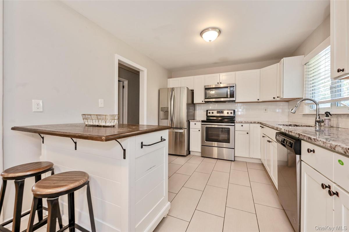 Updated Kitchen with moveable island