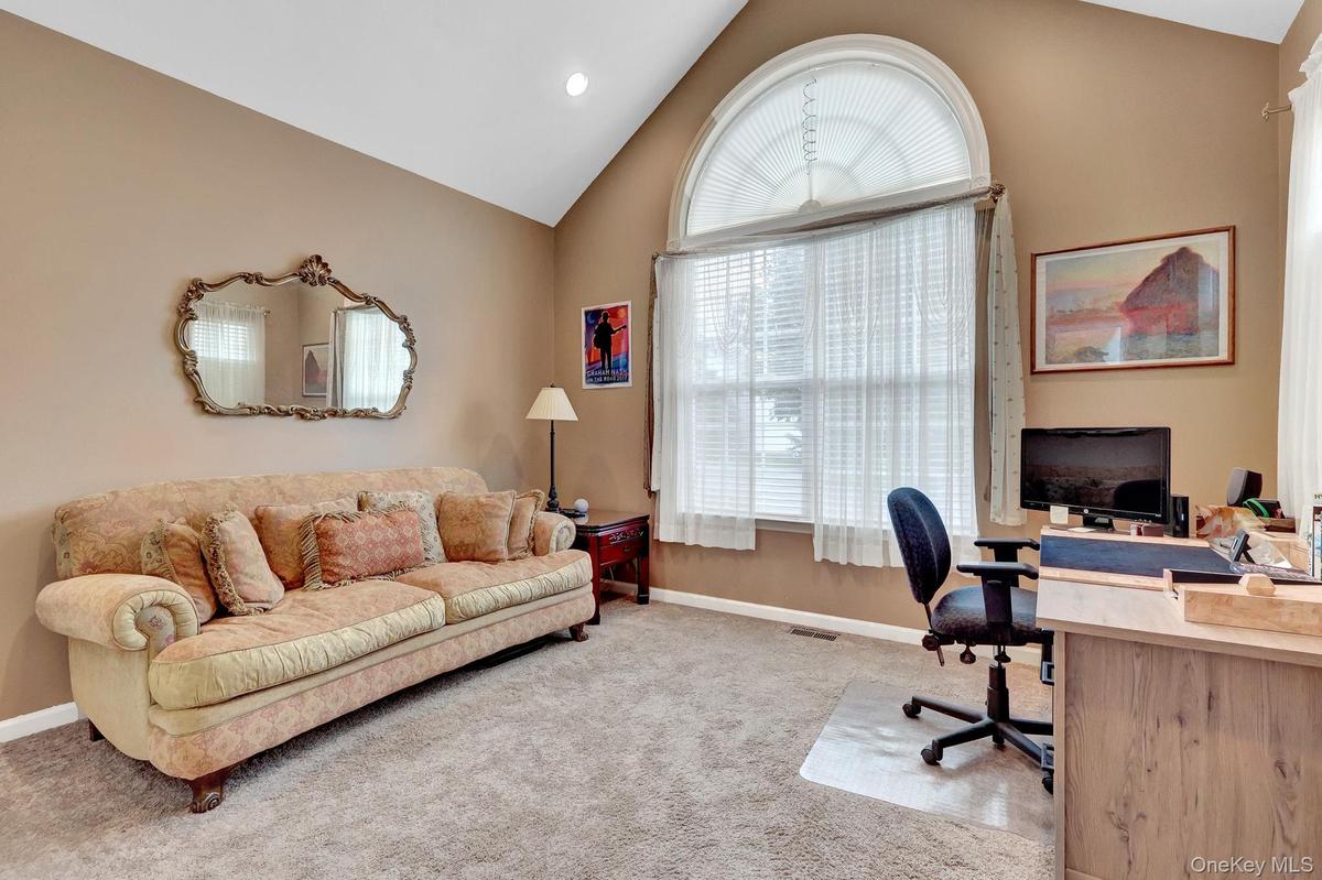 Bedroom/Den