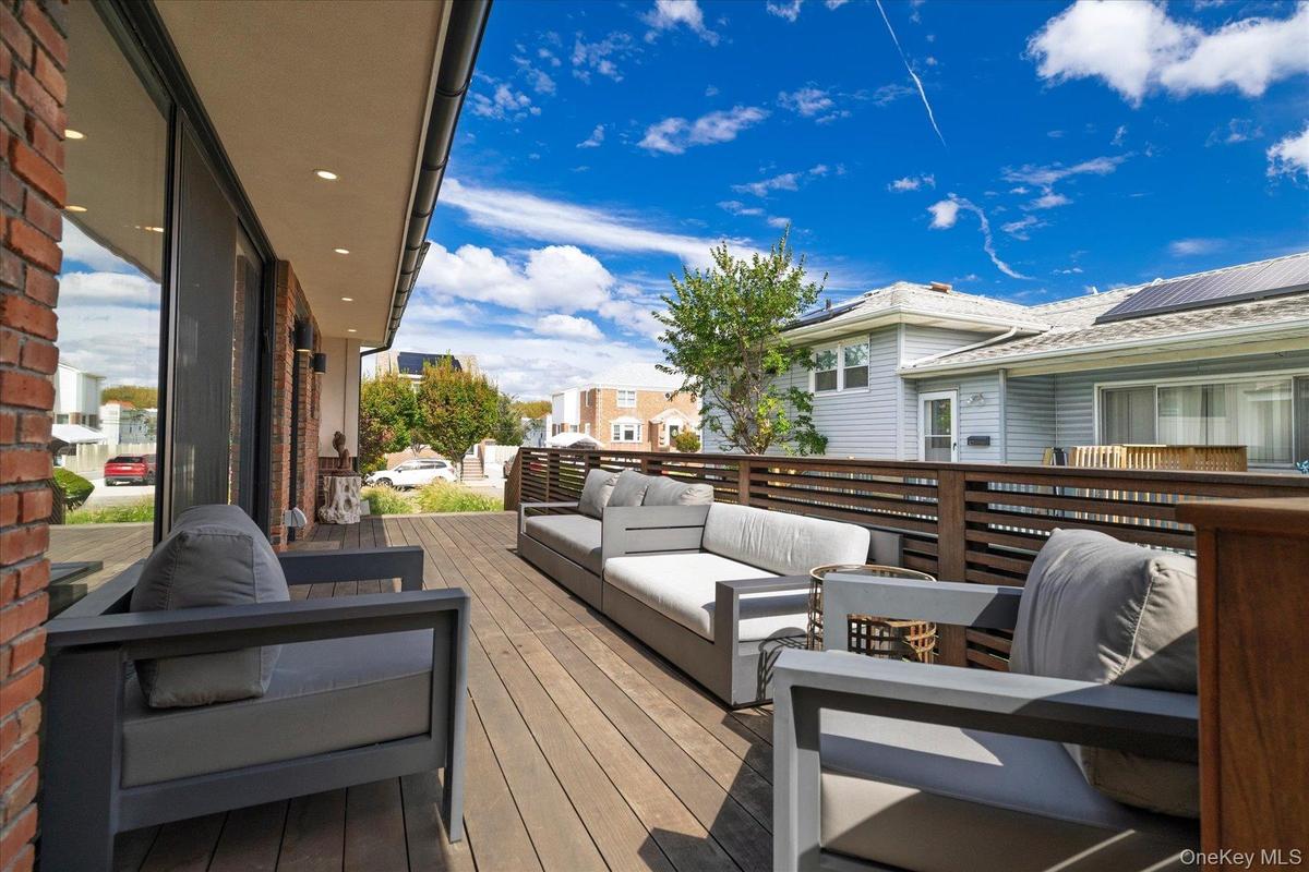 Large outdoor deck for lounging and entertaining