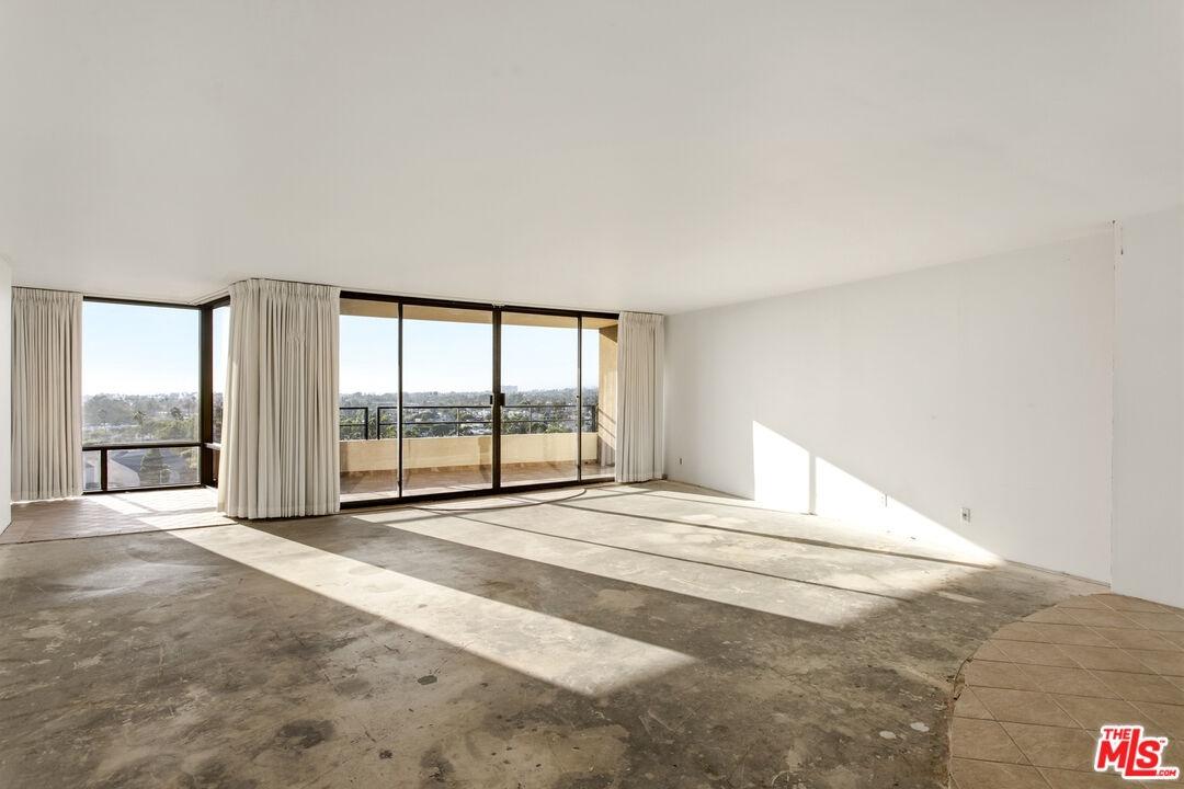 Living room to balcony