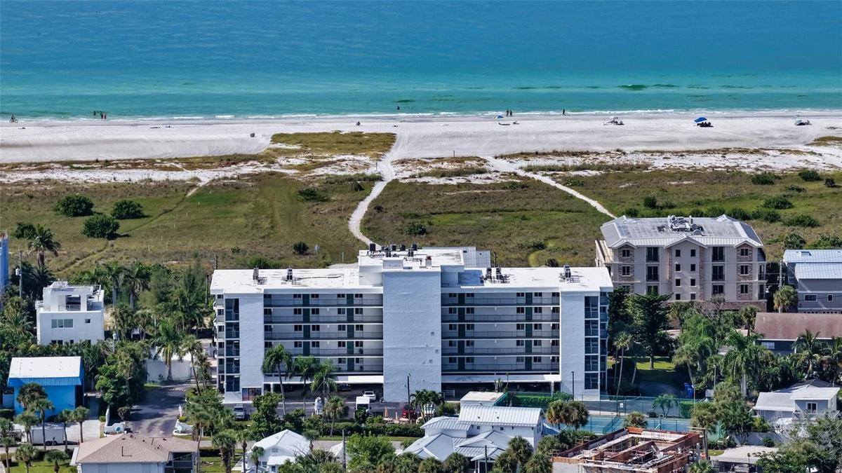 Private Gated Path to Siesta Beach.