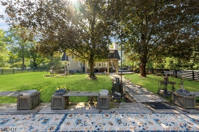 Exterior - Rear walkway