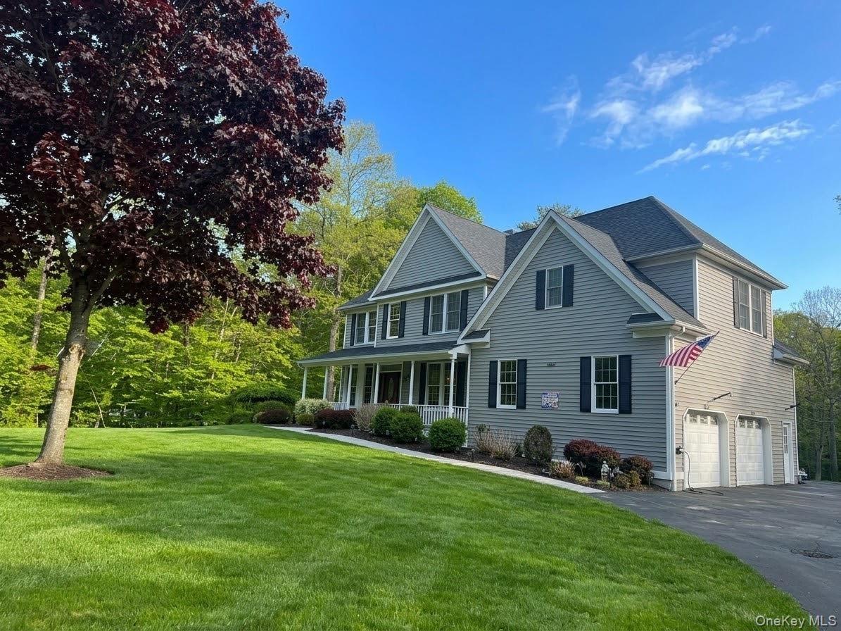 Gorgeous Modern Colonial Home!