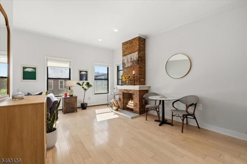 White Oak HArdwood Floors