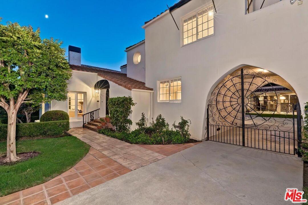 Driveway and Entryway