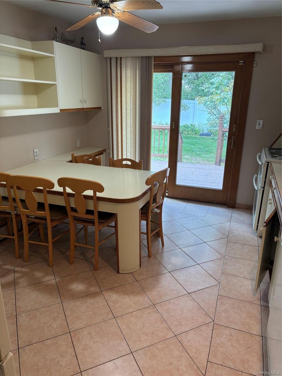 Eat in kitchen