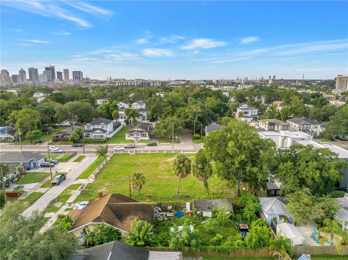 3 GREAT LOTS -JUST A FEW MINUTES TO DOWNTOWN