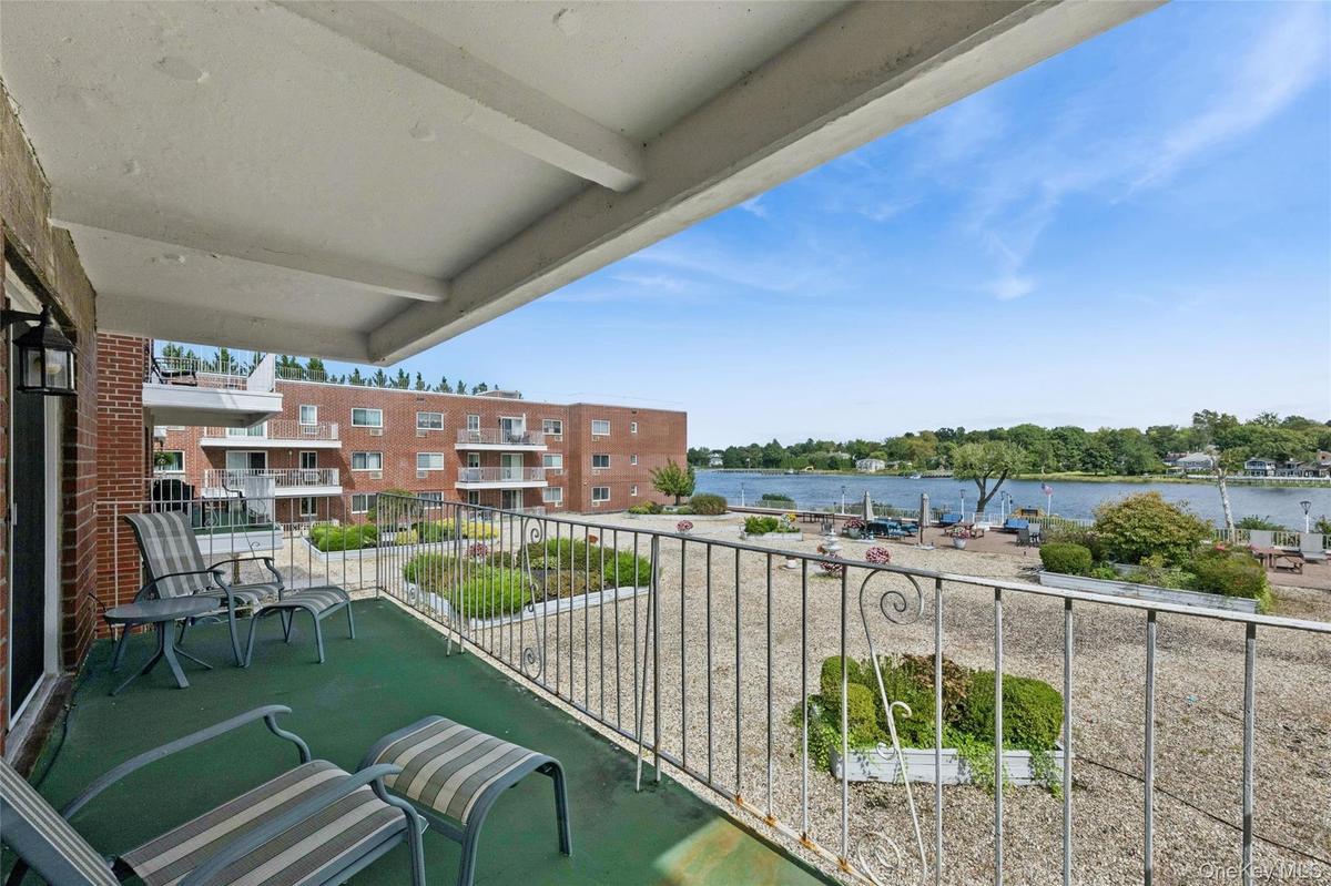 HUGE Balcony With Stunning View