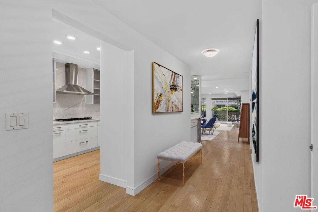 VIRTUALLY STAGED ENTRY HALL
