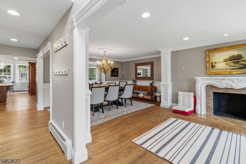 Living Room/Dining