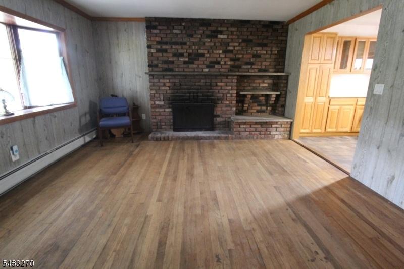 Living Room w/fireplace