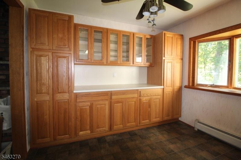Dining Area w/bay window