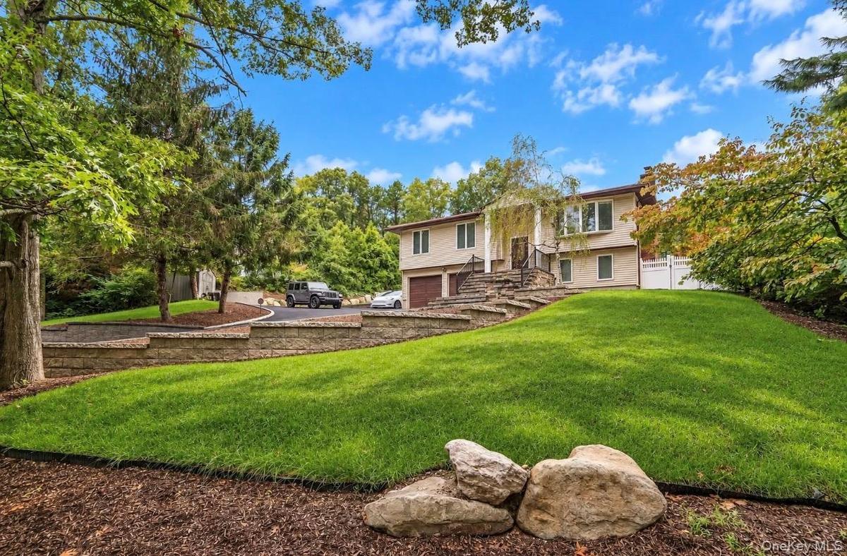 4 Bedroom, 3 Full Bathroom with pool and sport court.
