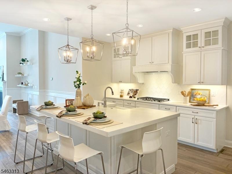 Kitchen with 8' Island