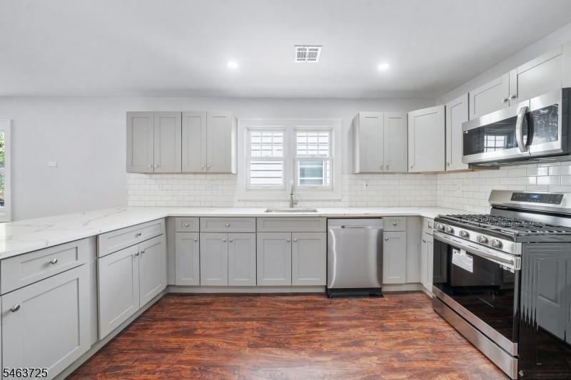 Contemporary Kitchen Cabinets