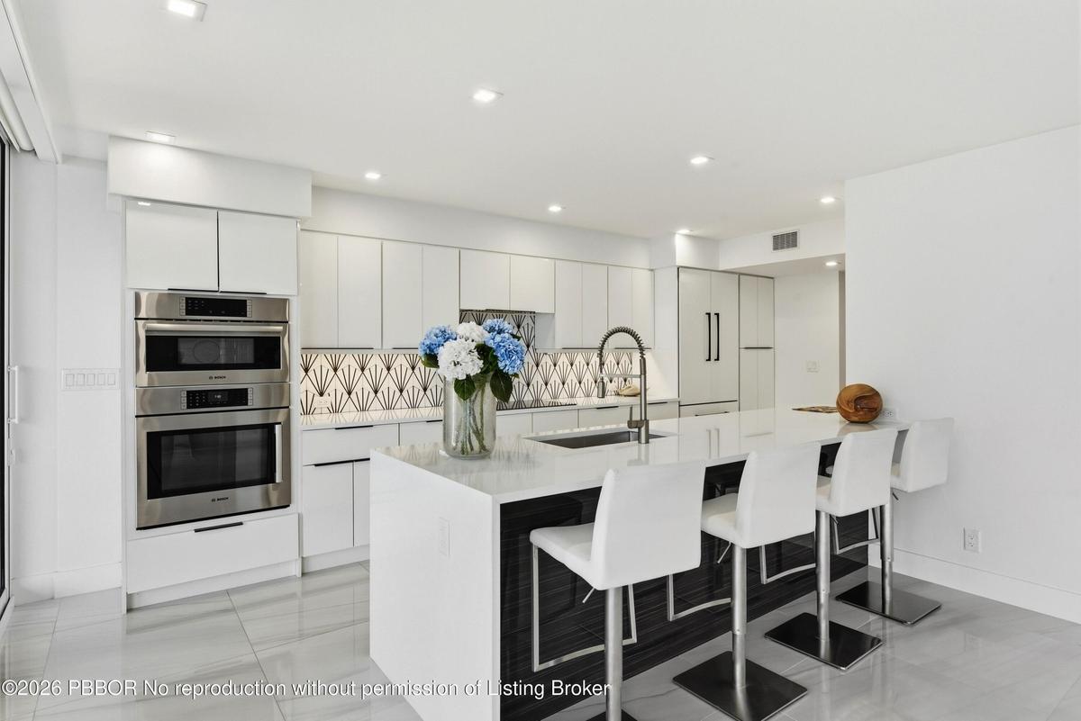 Seating at kitchen counter