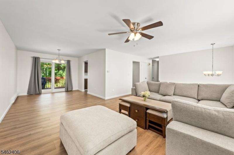 Living Room/Dining Area