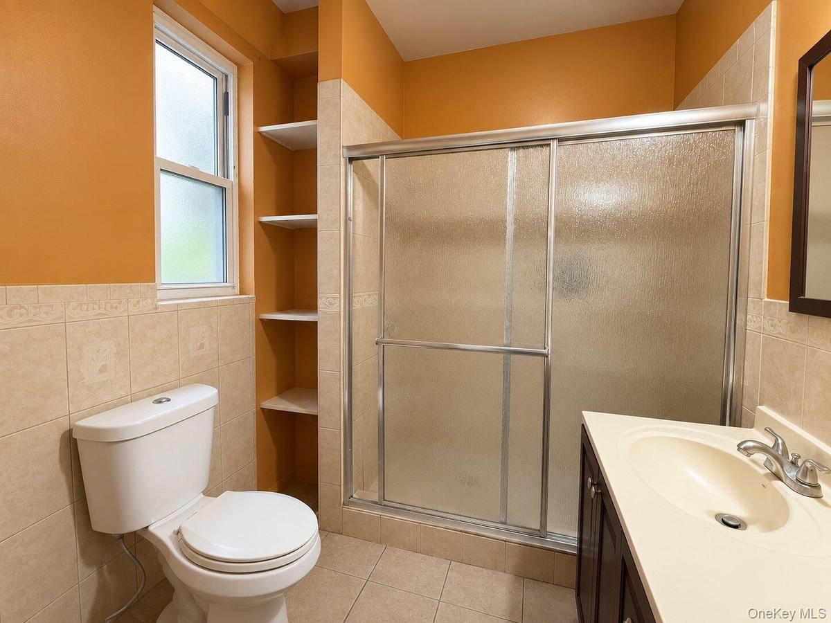 Floor 2 - Bath