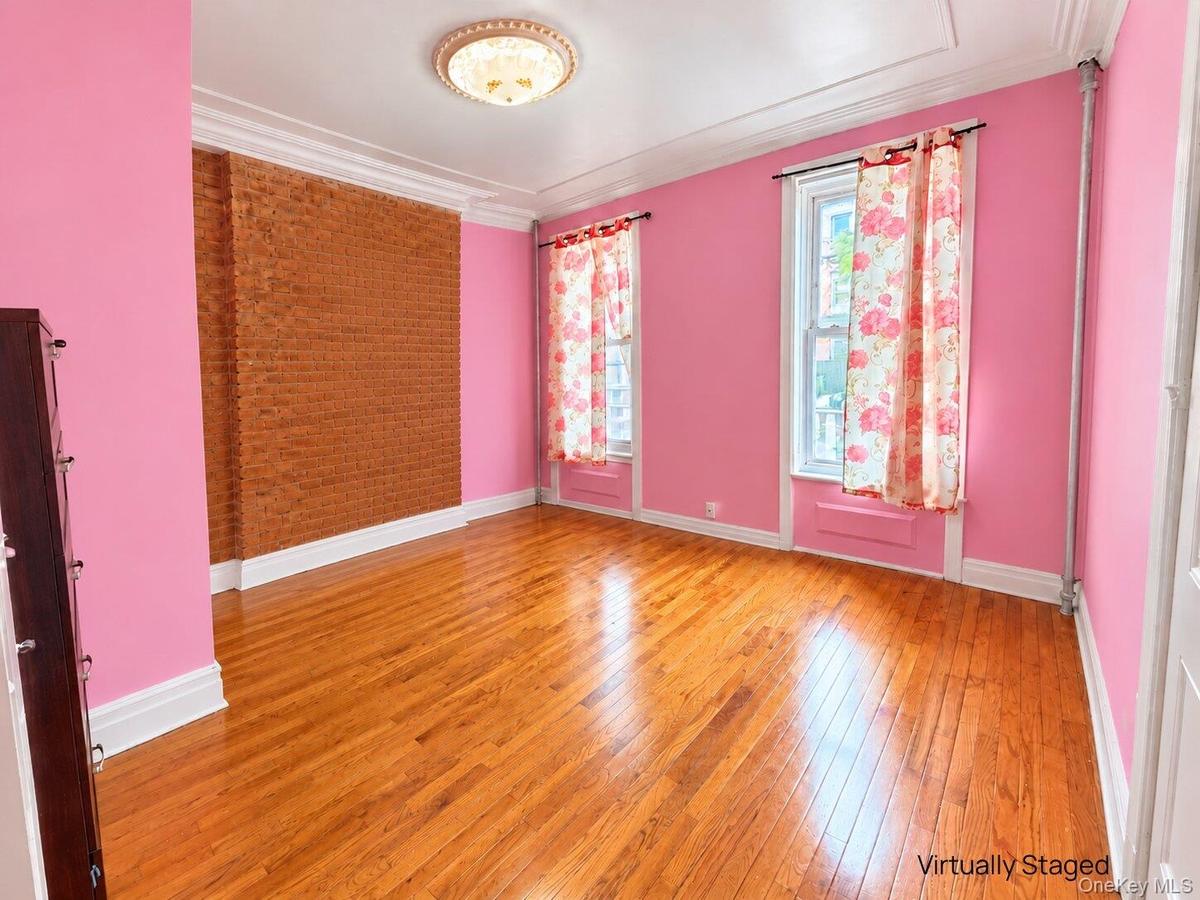 First Floor - Bed