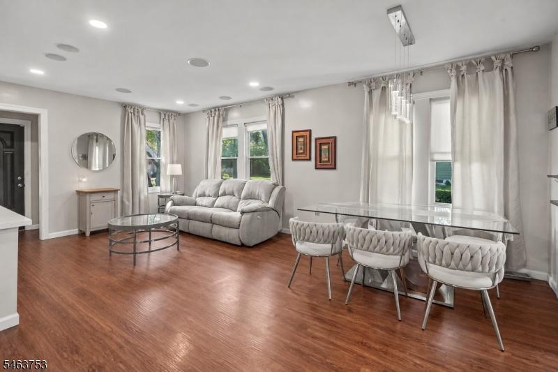 Living Room / Dining Room