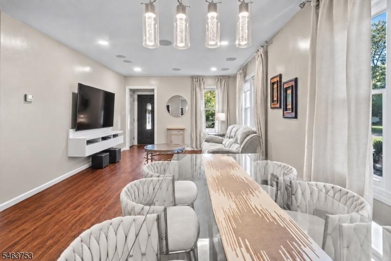 Living Room / Dining Room