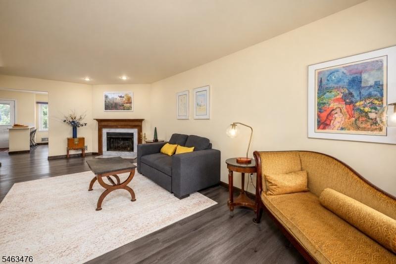 LR Entrance