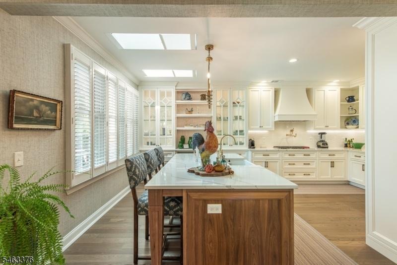 Eat-In Kitchen