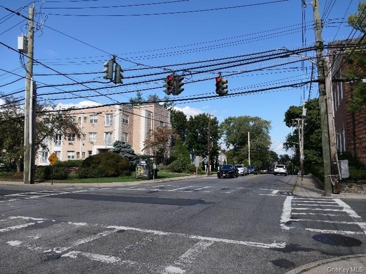 Looking East on Halstead Avenue