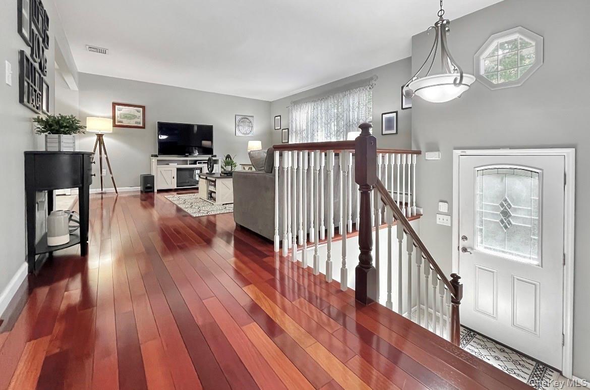 to living room & country kitchen