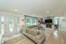Living room / entrance