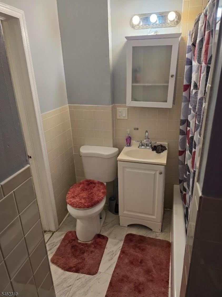 2nd Floor Full Bath