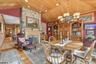 breakfast room