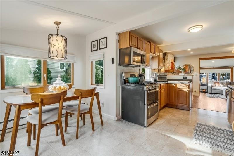 Eat in Kitchen