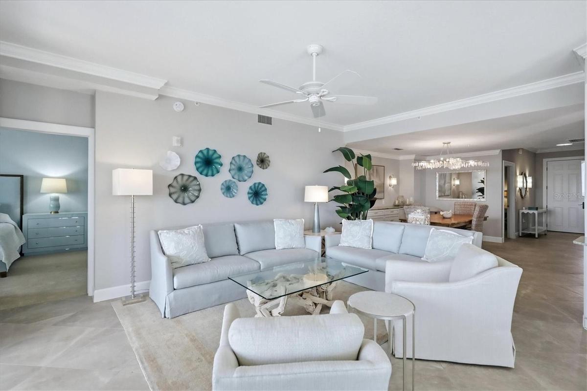 Open Living areas Great for Entertaining
