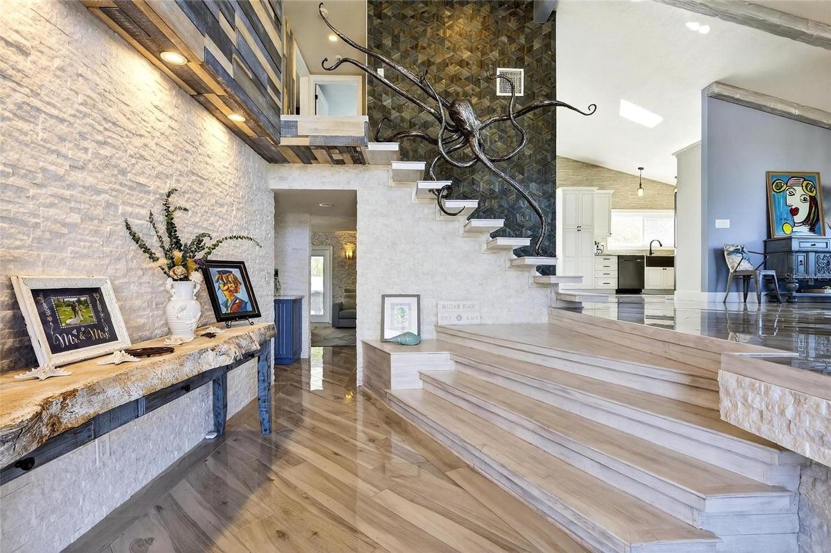 Foyer upon entry