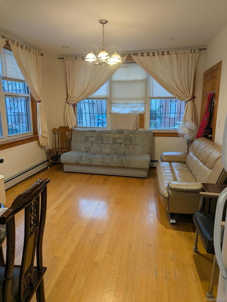 1Fl Living Room Area