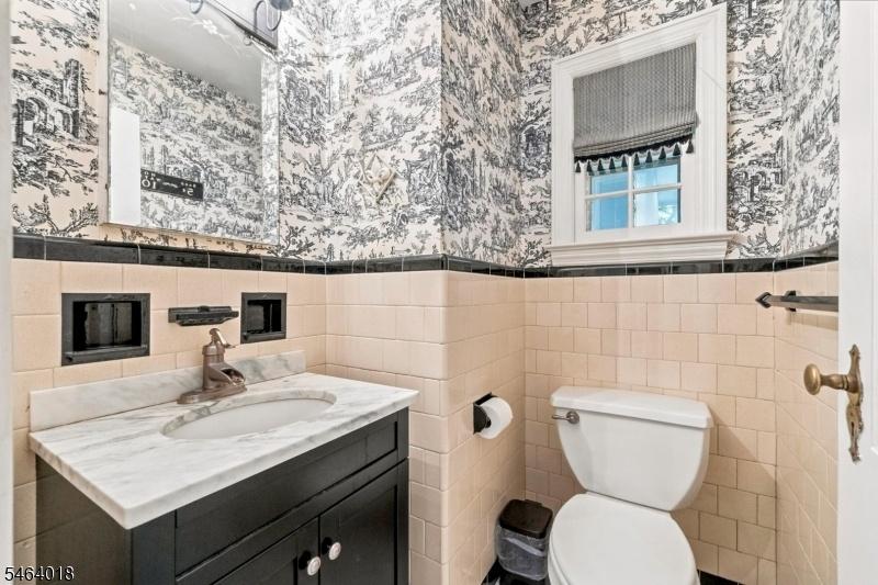 half bathroom 1st floor