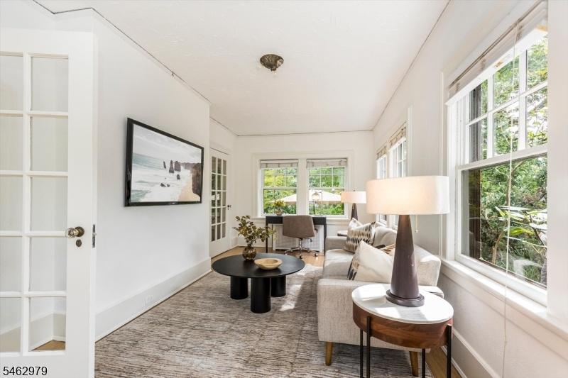 Sunroom/Den