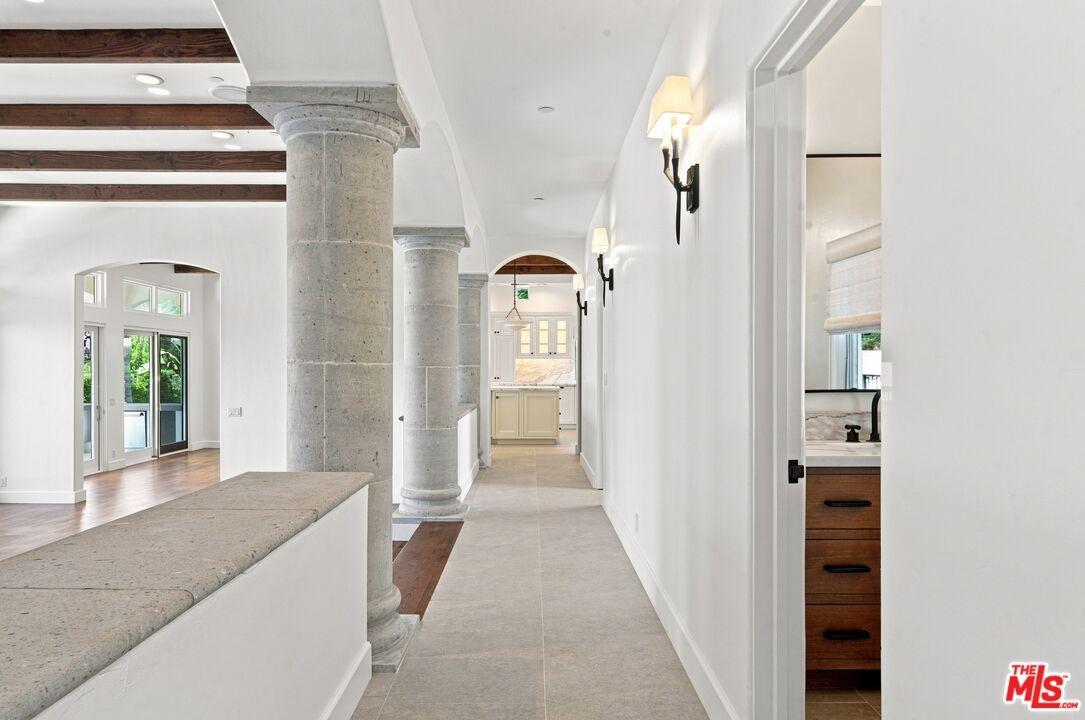 Hallway to Living/Kitchen