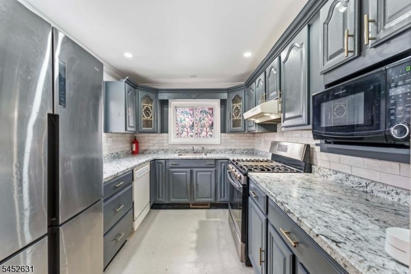 1st floor kitchen