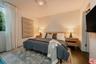 Secondary bedroom: blue beddin