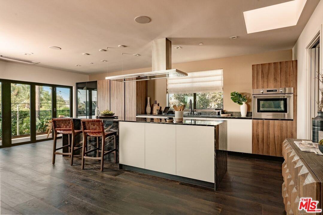 Kitchen overview