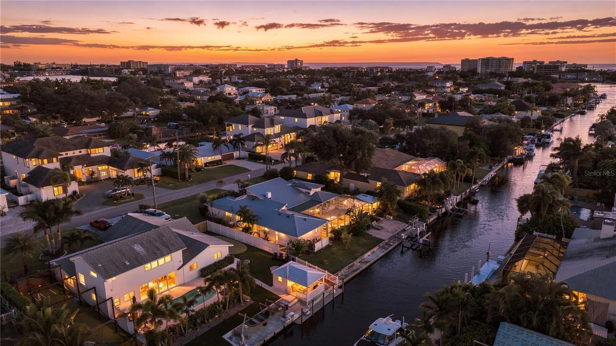 WaterFront Home with access to Sarasota Bay