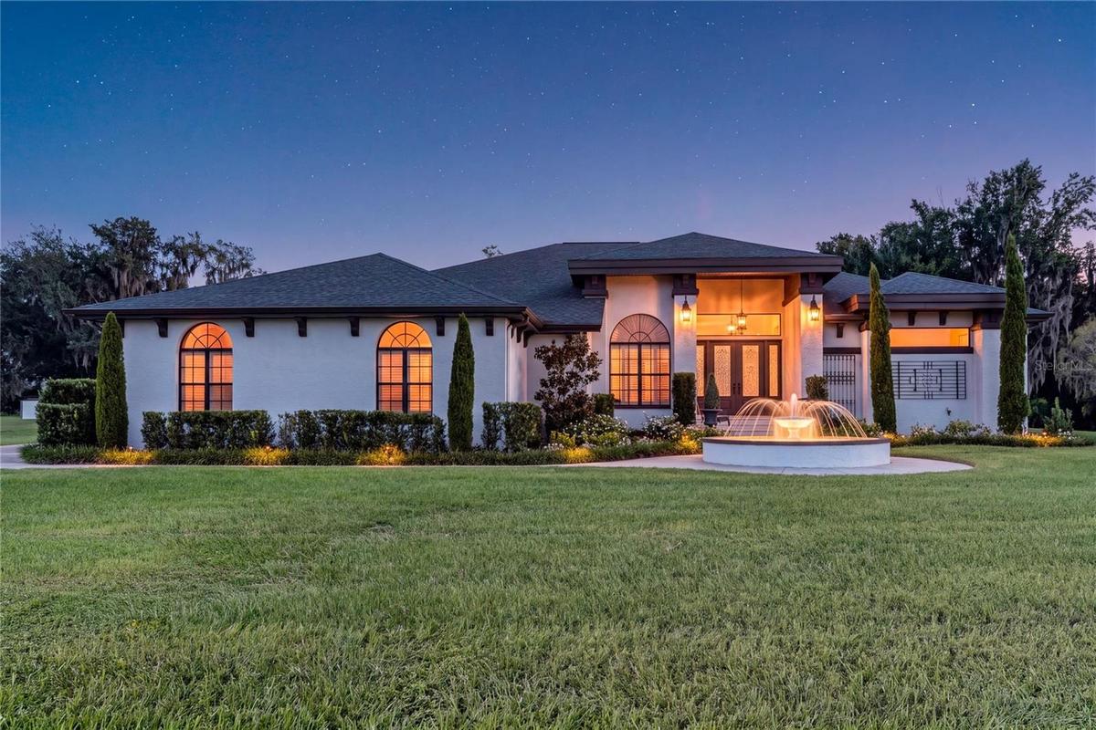 5 acre Estate home w/ workshop!