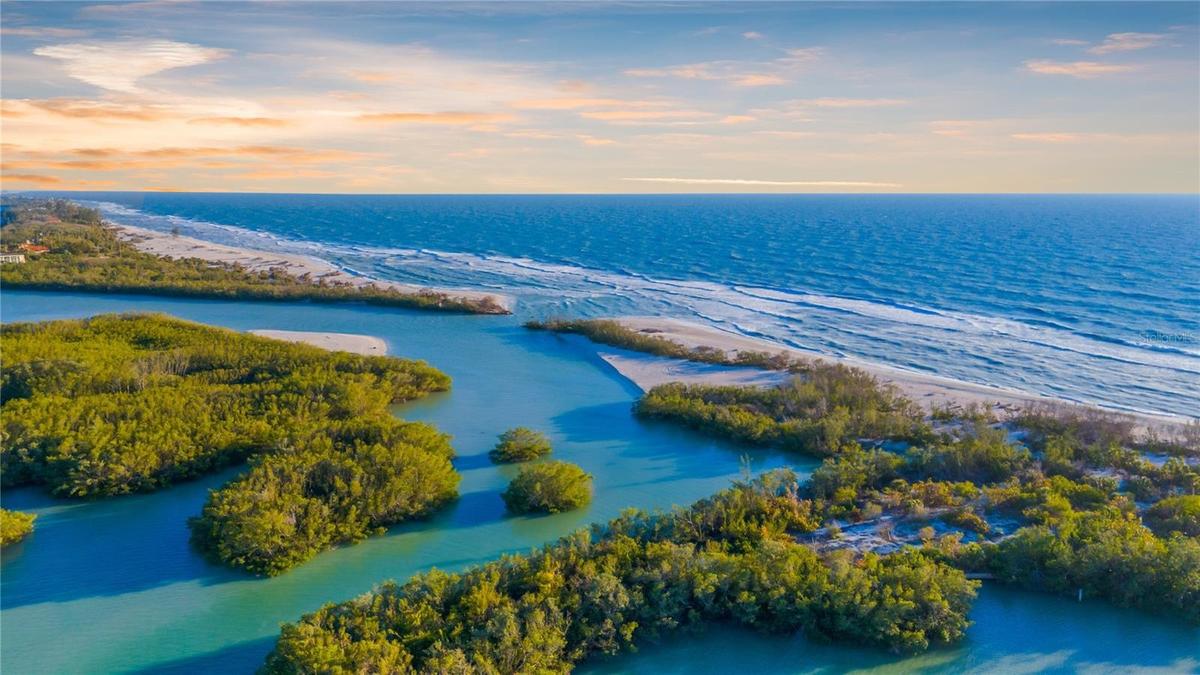 Experience the remarkable convergence of the Gulf, Little Sarasota Bay & Blind Pass Lagoon.
